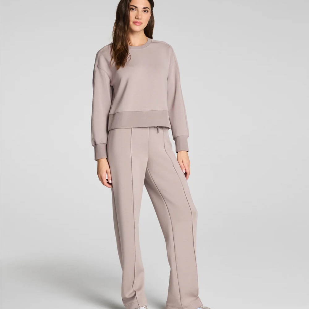 SPANX AirEssentials® Luxe
Straight Leg Pant & Crewneck Top - Coastal Fog